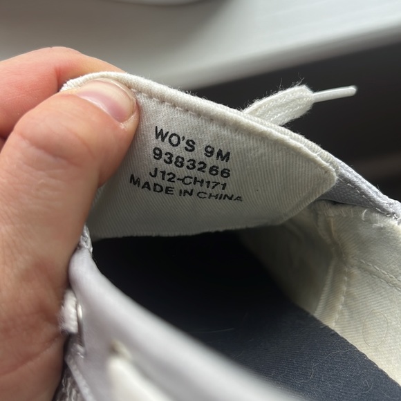 Sperry Top-Sider Womens. Size 9. In good condition. - Picture 4 of 4